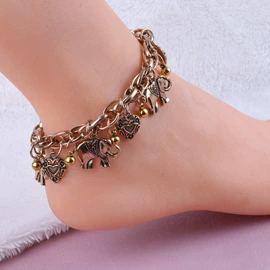 项链;耳环;胸针