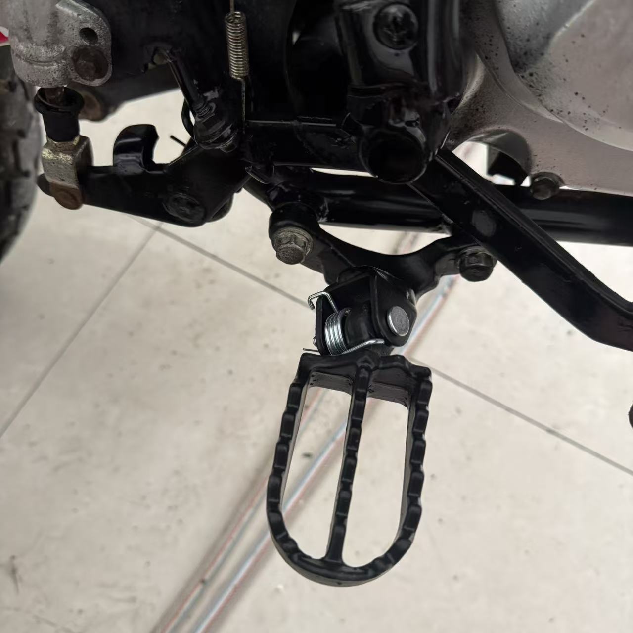 Cqr150/250 Off-Road Motorcycle Accessories Front Footrests A1R3 Mayas V3 Original Front Left and Right Footrests