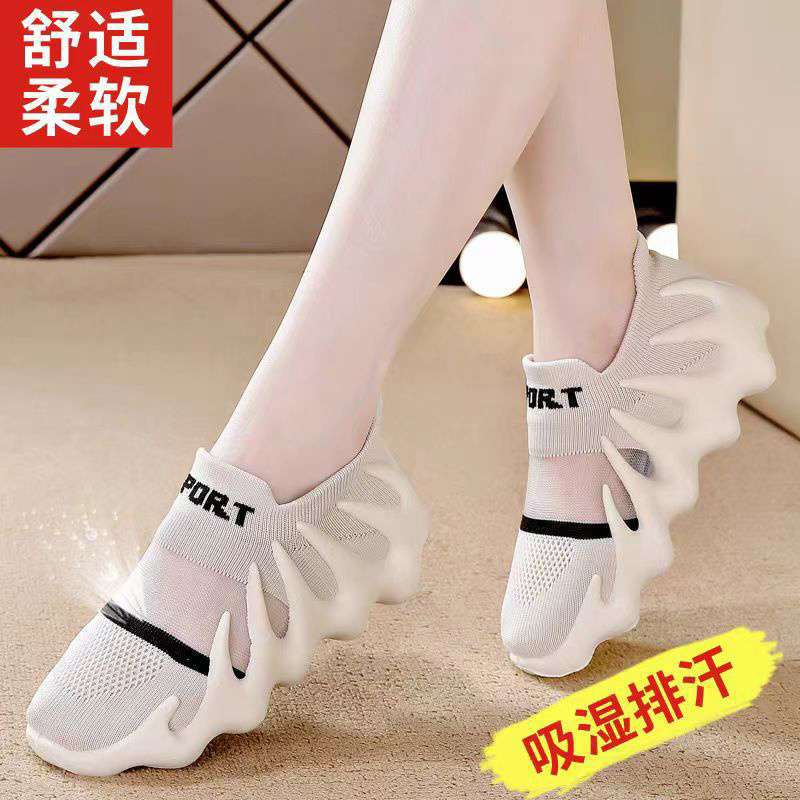 Octopus Socks Fly-Knit Sneakers for Women 2025 Summer New Korean Version Breathable Coconut Mesh Slip-On Women's Shoes Trendy