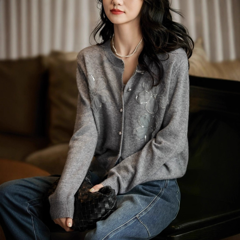 商场同款女装2025秋季慵懒风设计感重工花朵羊毛圆领针织开衫|undefined