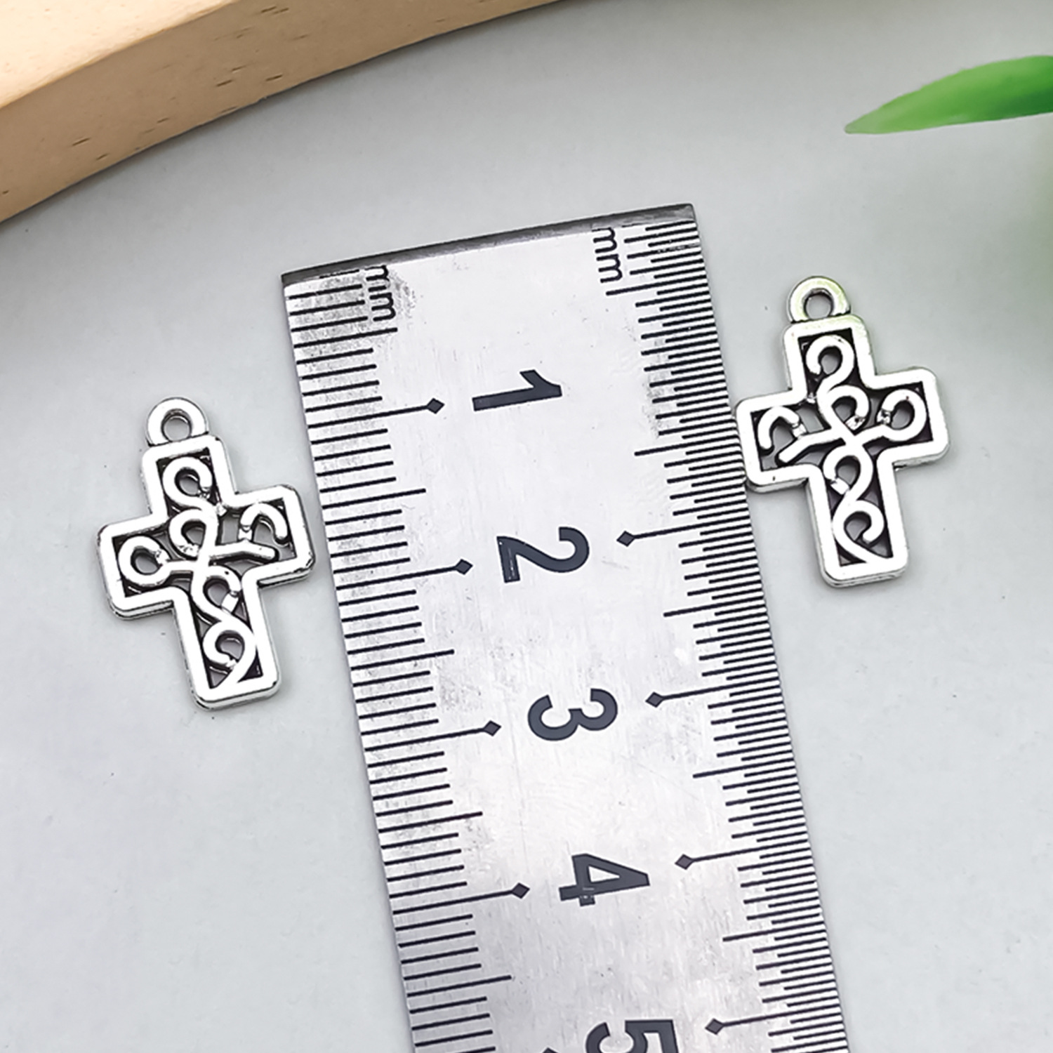 1 ancient silver cross 12x19mm-1.2g-11269