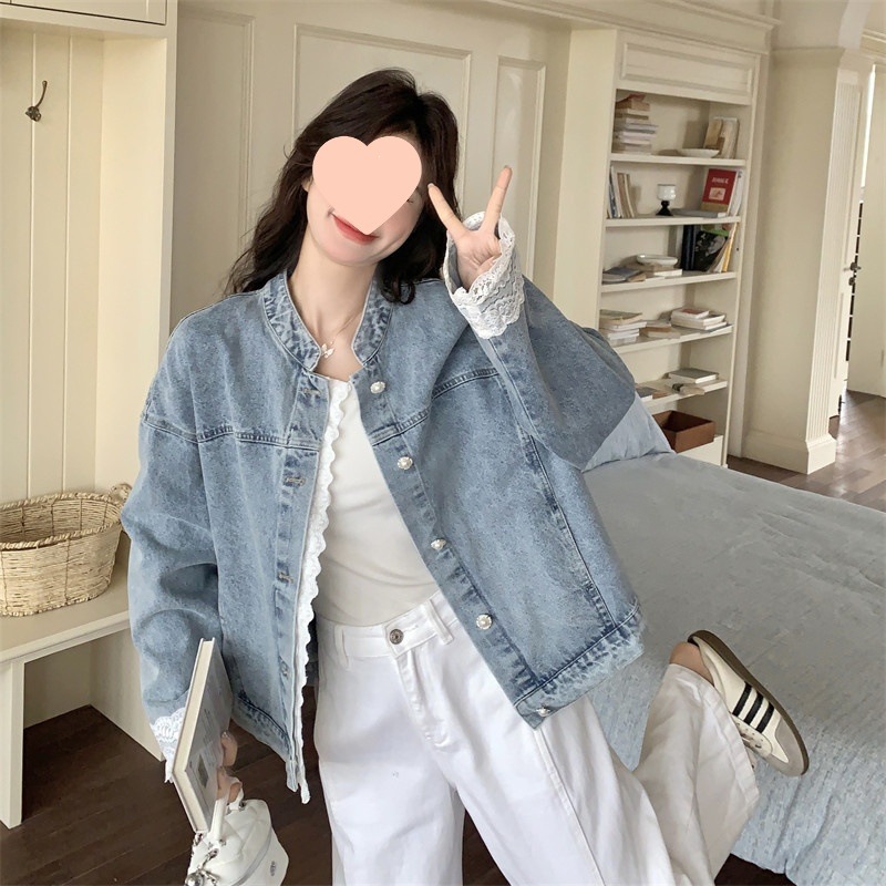 Women's denim jacket with lace trim, perfect for spring and autumn 2026, a casual and trendy Korean style jacket with a sophisticated feel.
