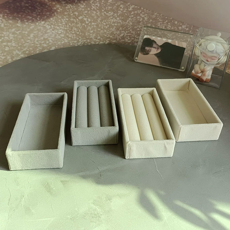 Маленькие серые ящики внутри фланелевой ткани кольцо швабры серьги браслет коробка для хранения ювелирных изделий бархатная коробка оптом