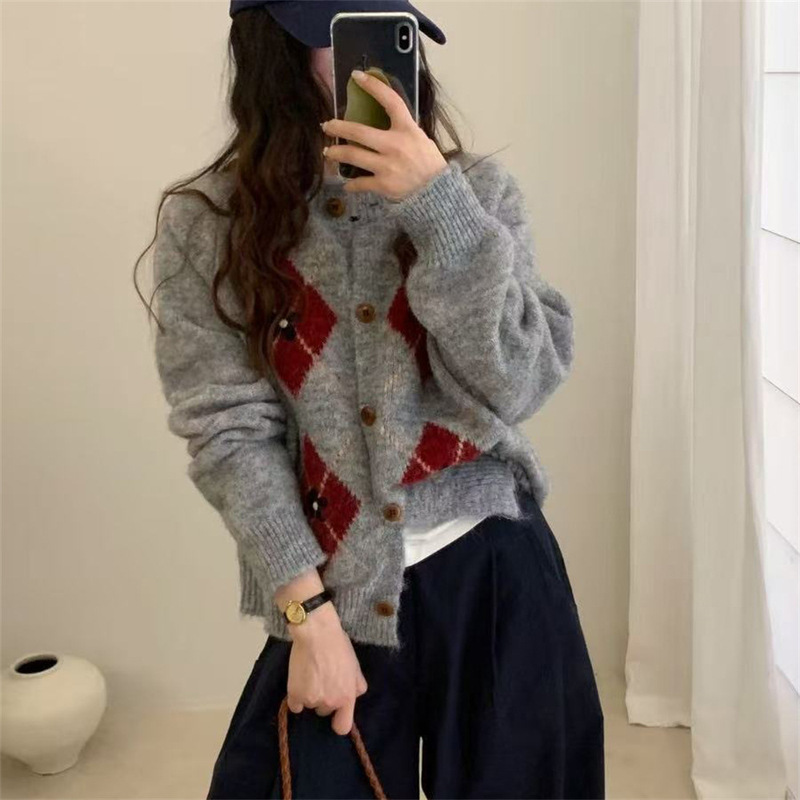 韩系复古菱格绣花圆领针织开衫女秋冬新款时尚洋气毛衣女外套上衣|undefined