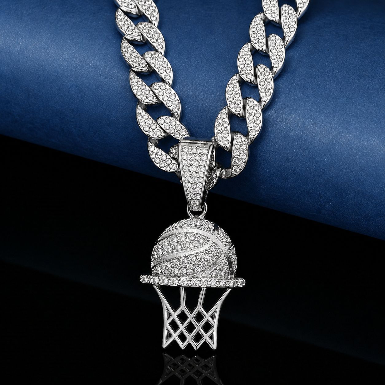 Europa y América de moda transfronteriza diamante hermoso colgante de baloncesto marco hueco Europa y América creativa joyería de moda deportiva