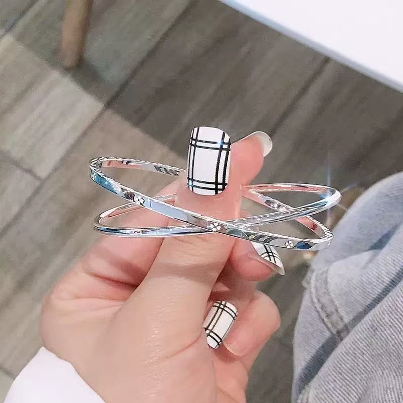 Douyinの人気のダブルリングクローバーブレスレット、女性用、多用途ブレスレット、白銅銀メッキ、三生三世ブレスレット、ニッチデザイン|undefined