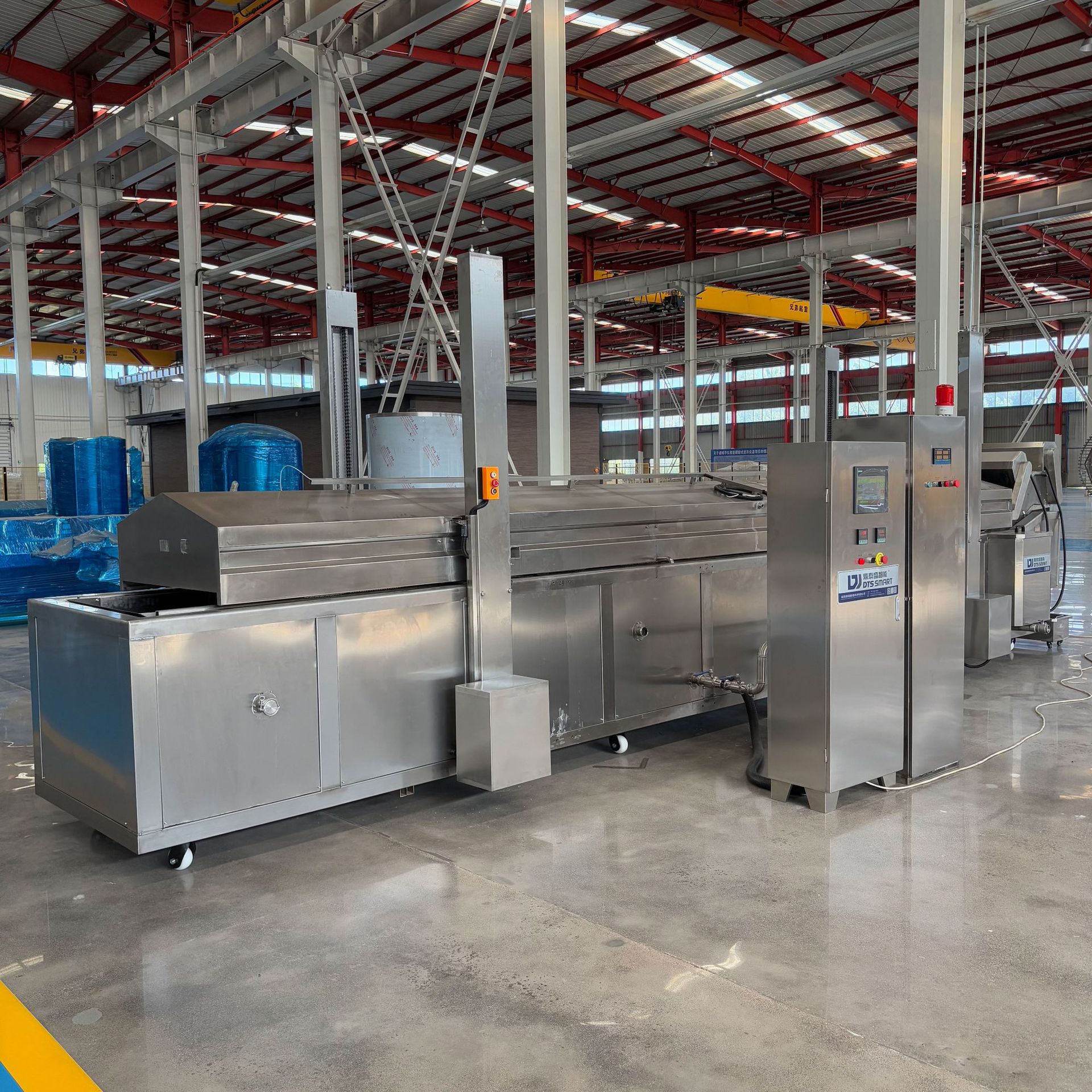 Piel de tigre garra de pollo gran freidora freidora automática para productos de carne equipos de fritación garra de fênix línea de producción de fritación