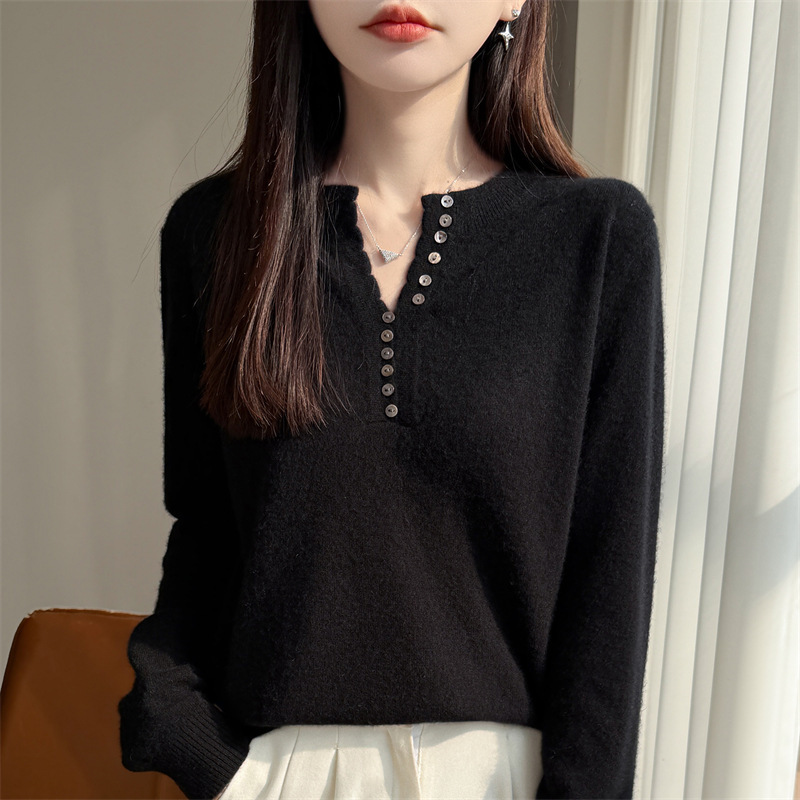 French-style half-open collar knit sweater for women, long-sleeved, buttoned, high-end, suitable as an inner layer or outerwear, V-neck knit top French-style half-open collar knit sweater for women, long-sleeved, buttoned, high-end, suitable as an inner layer or outerwear, V-neck knit top