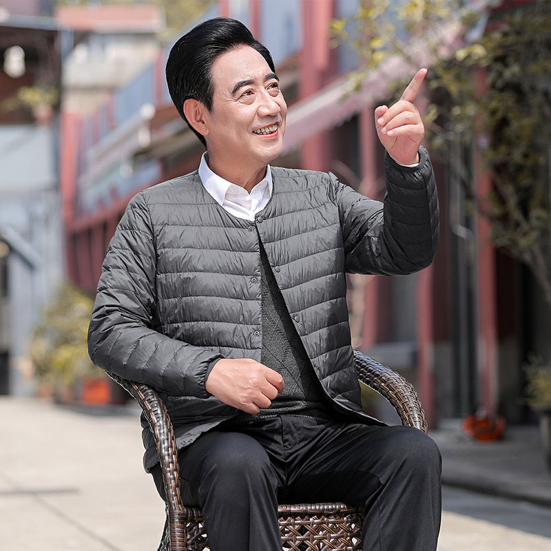 Nuevo invierno hombre chaqueta de pluma de mediana edad papá ligero cuello redondo cuello en V fundación sin cuello chaqueta delgada