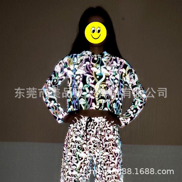 工厂直销弹力七彩反光印花布生产多种花型反光布服饰鞋帽面料