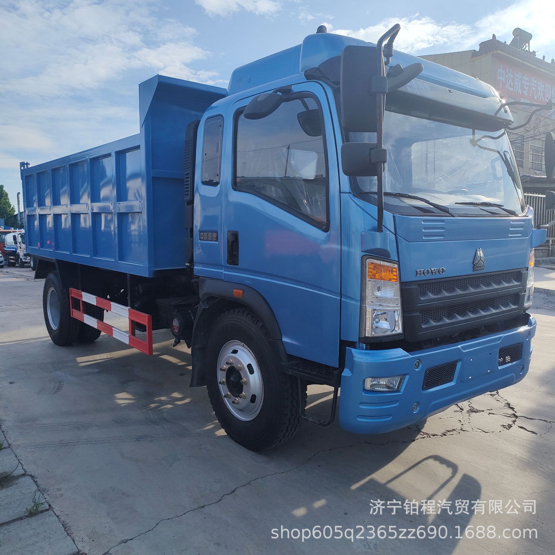 Cross-border export to Africa: Sinotruk Howo rear-tipping dump truck, 3-ton, 5-ton, 10-ton muck transport vehicle