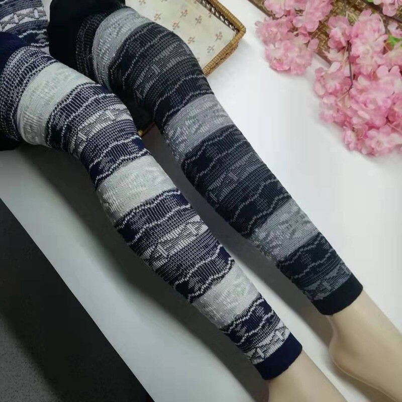 Korean-Style Jacquard Patterned Nine-Point Leggings with a Top and Pantyhose in Ethnic Style, Hip-Lifting Design