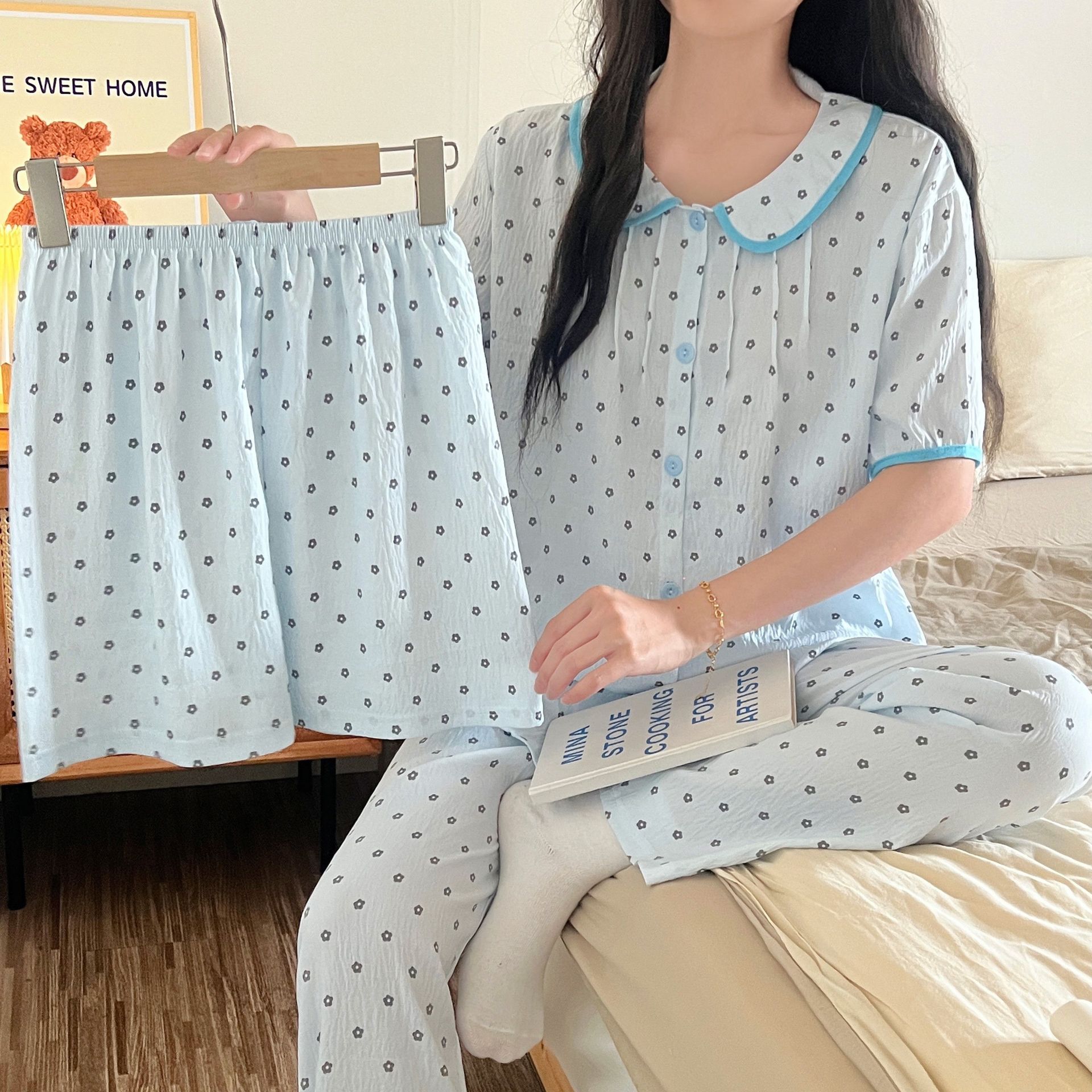 Venta al por mayor transfronteriza verano nube de algodón de tres piezas cárdigan con cuello de muñeca pantalones cortos de manga corta ropa a domicilio traje de pijama de mujer