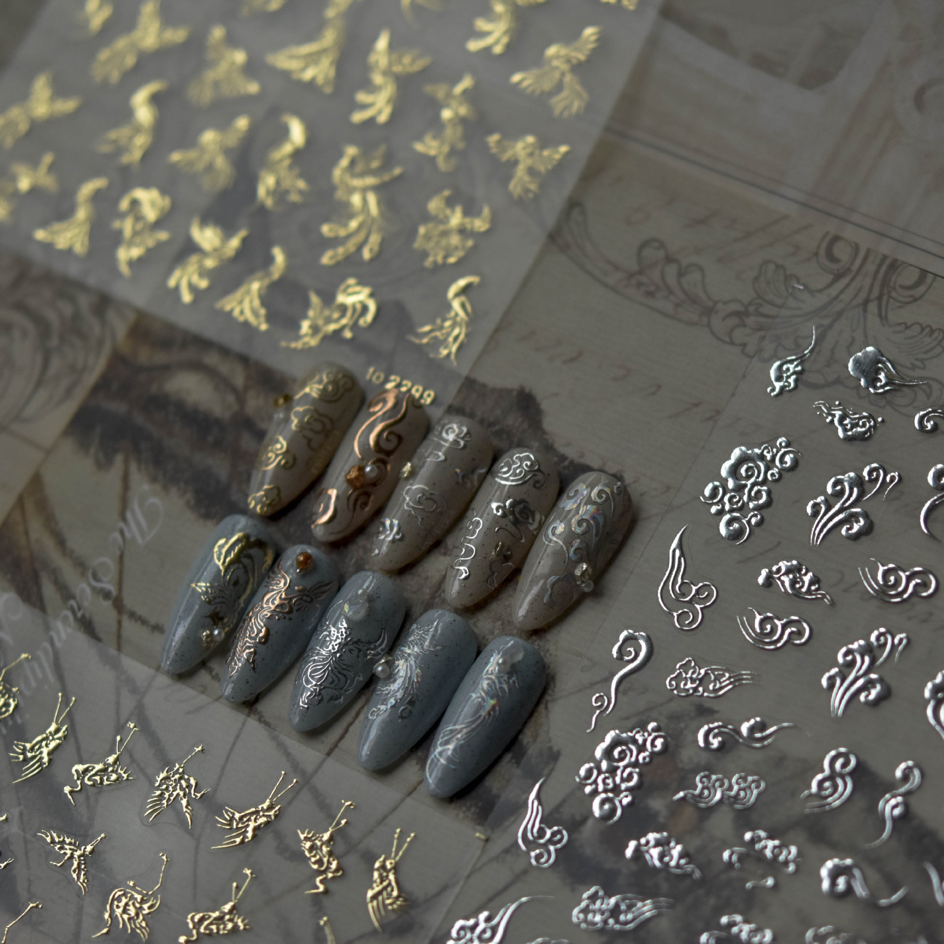 Tomoni dorado uñas pegatinas populares estilo nacional retro 5D uñas pegatinas Phoenix Yufei uñas joyería al por mayor