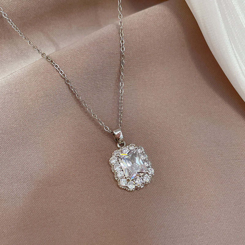 Titanium Steel Micro Diamond Necklace Exquisite Chain For Women_voghion.com