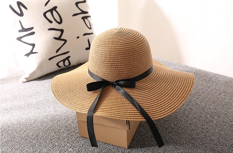 Women's Classic Style Solid Color Big Eaves Sun Hat display picture 1