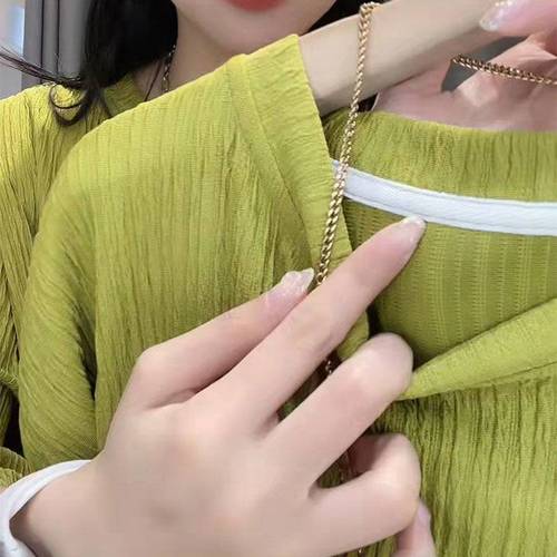 Women's T-padded Short-sleeved Shirt for Women in Summer European Large Edition Loose Casual Design Niche Qianye Wrinkled Slit Half