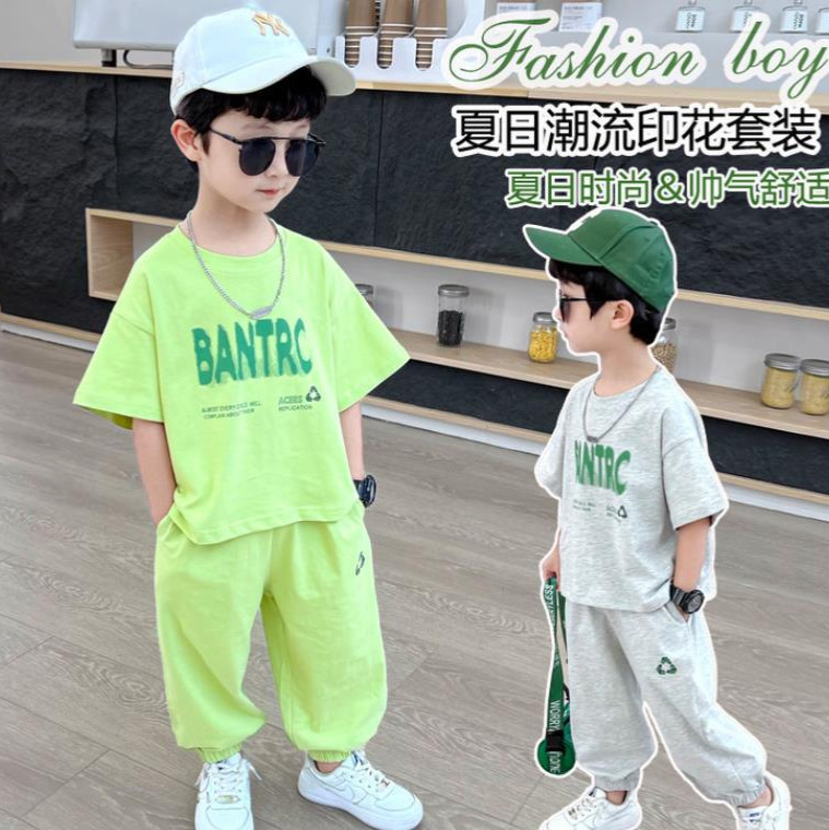 7959 traje de niño guapo verano nuevo estilo niño pequeño y mediano estilo coreano guapo camiseta de manga corta pantalones deportivos de dos piezas