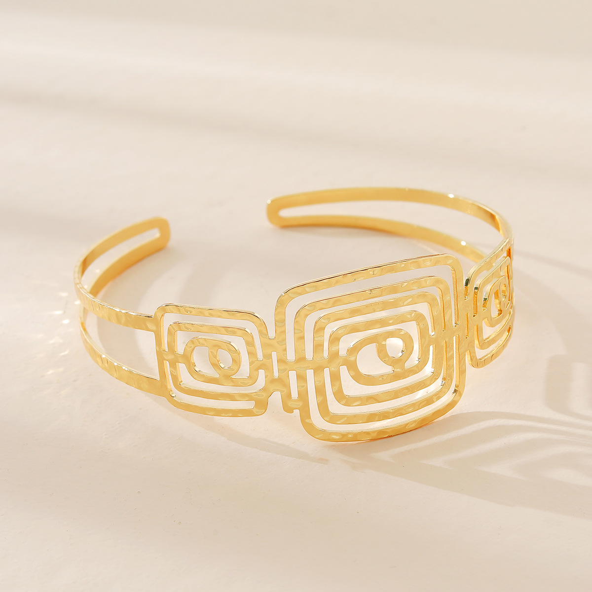 Fashion Geometric Alloy Metal Bangle