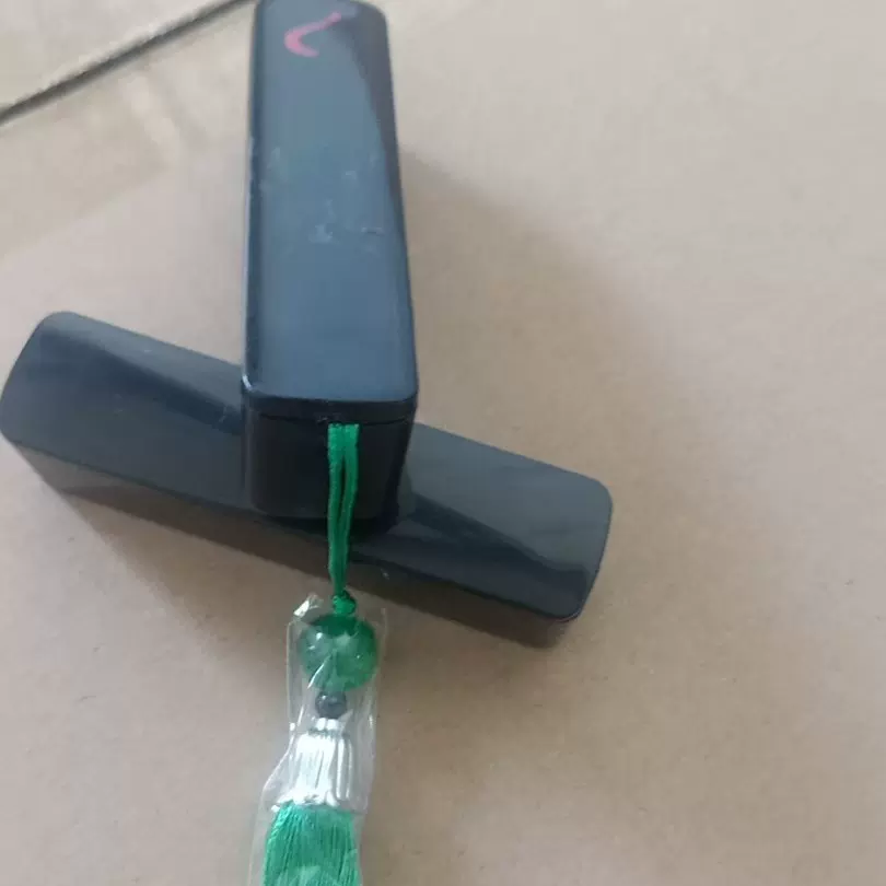 姓名人名黑色塑料盒印章盒，结实耐用，携带方便。