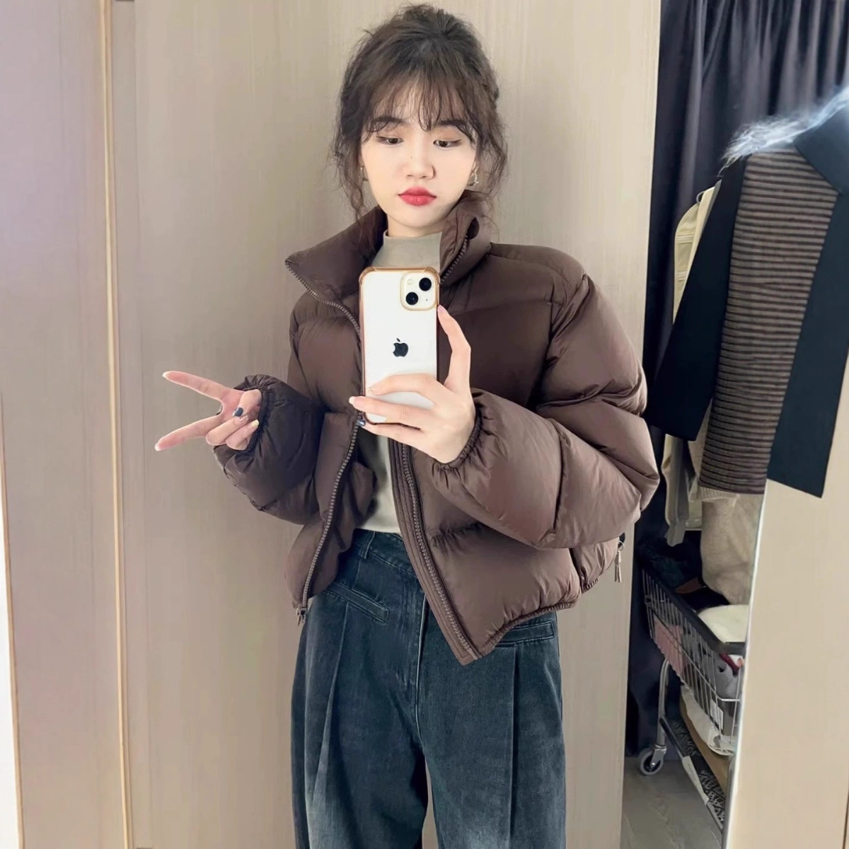 for Women, Kendall Jenner Style, 2025 New Short Thickened European Version Winter White Duck Down Puffer Jacket Trendy_voghion.com