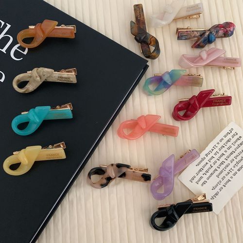 Niche design knotted hair clips, cute and exquisite acetic acid bangs clips, forehead broken hair clips, hair clips, side clip hair accessories