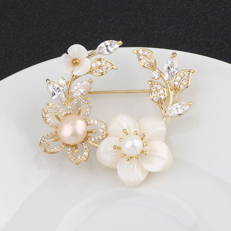 Exklusive Blumenbrosche Mit Zirkonia Und Perlen Für Damen_voghion.com