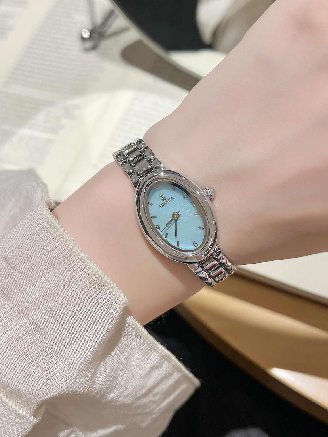 AIMANA New Pigeon Egg Dial Women's Watch Premium Elegant Luxury Temperament Wristwatch Exquisite Baguette Watch Wholesale