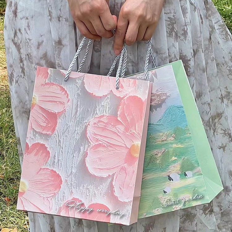 Three dimensional fashionable linen bag