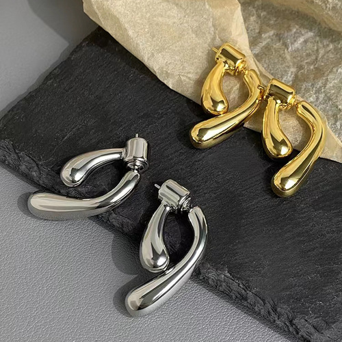 Copper-plated with genuine gold, stylish commuting metal cross earrings, temperament light luxury, high-quality sense of ear accessories, wholesale