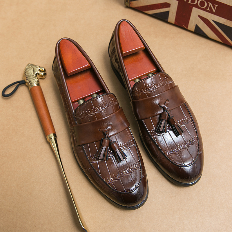 Hombres de tamaño grande con bordas en relieve zapatos de cuero de comercio exterior de tamaño 46 zapatos de hombre 2024 primavera y otoño británicos zapatos de cuero de punta image 8