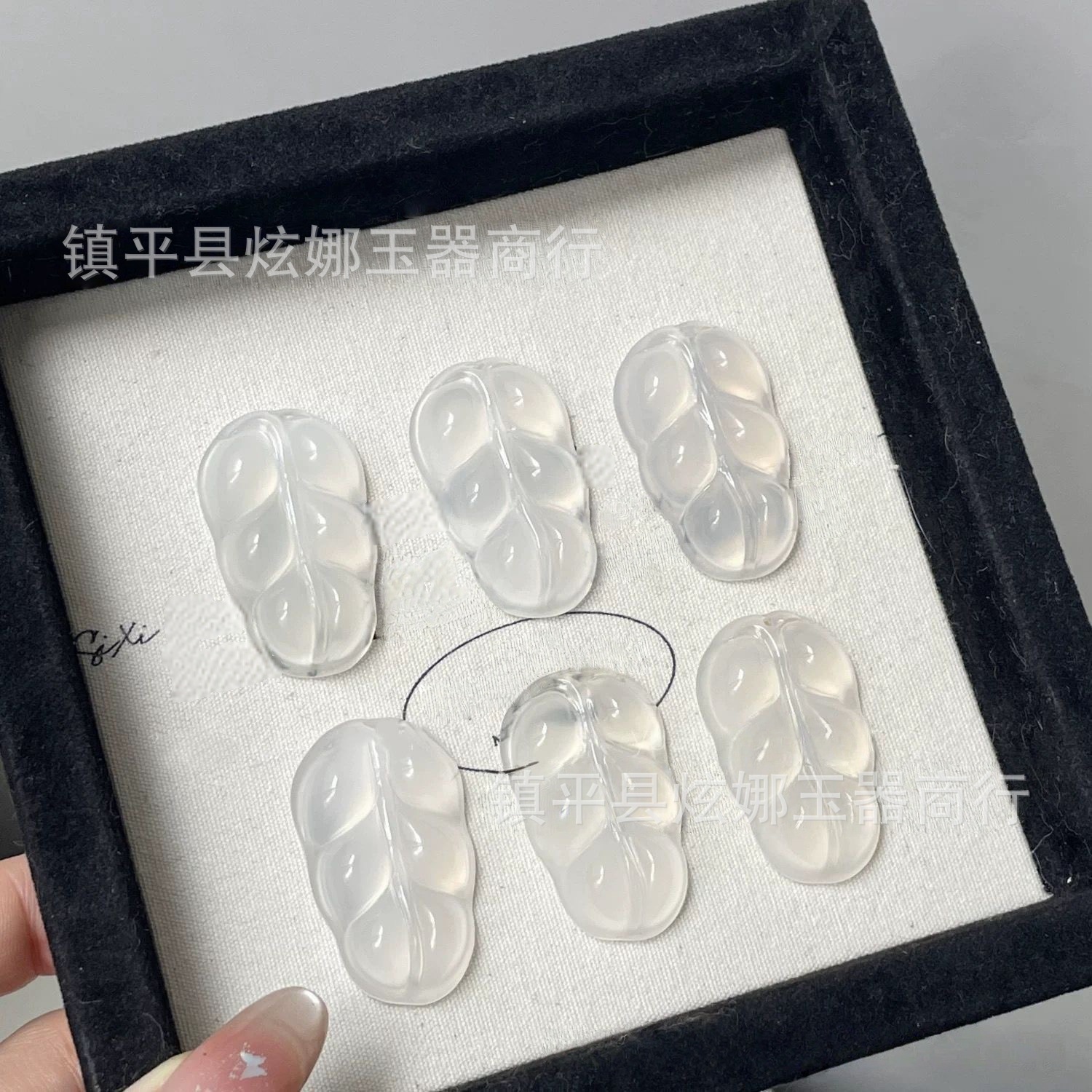 批发高冰白玉髓双面树叶吊坠玛瑙莫比乌斯环玉石项链玉坠直播供货