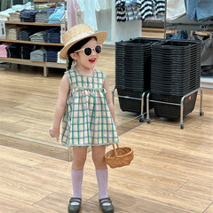 童裝女童套裝2024夏裝後背鏤空綠格娃娃裙花苞短褲度假風兩件套