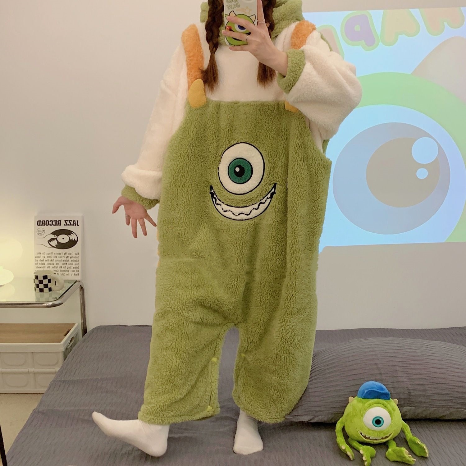 Mono niño ojos grandes