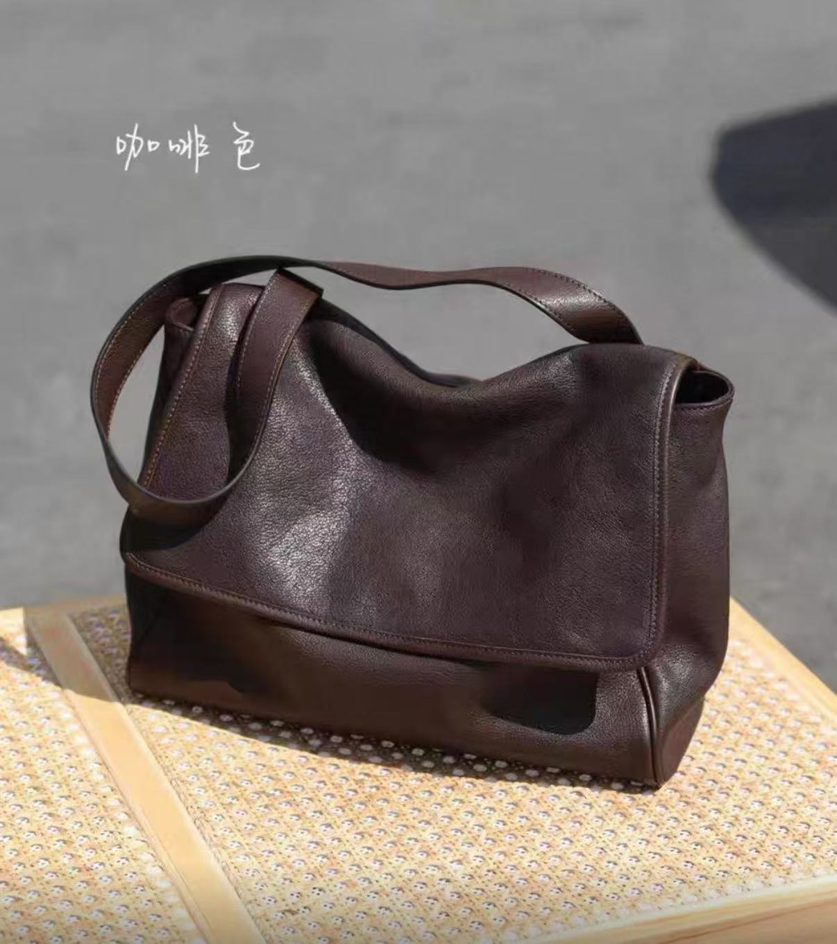 Minimalist Flap Messenger Bag For Women - Retro Versatile Commuter Large Capacity Top Grain Vegetable Tanned Cowhide Leather - Thumbnail 7