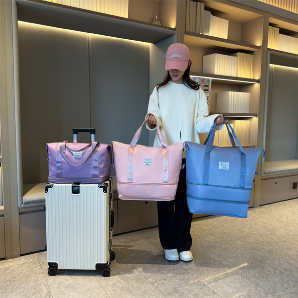 Capacious double-layer travel bag