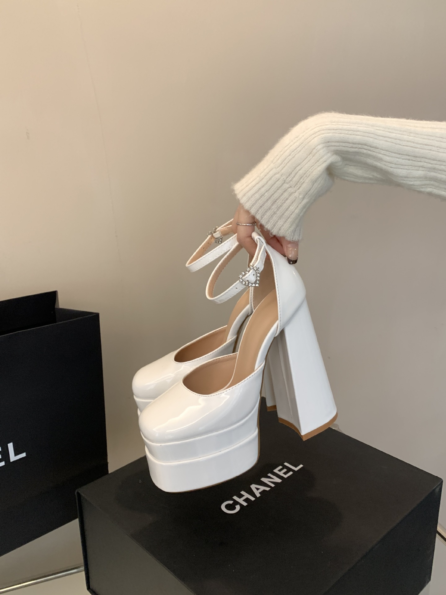 Sandal cao gót nữ mũi vuông quai ngang khóa kim cương gót 14 cm — Màu đen chi tiết 17