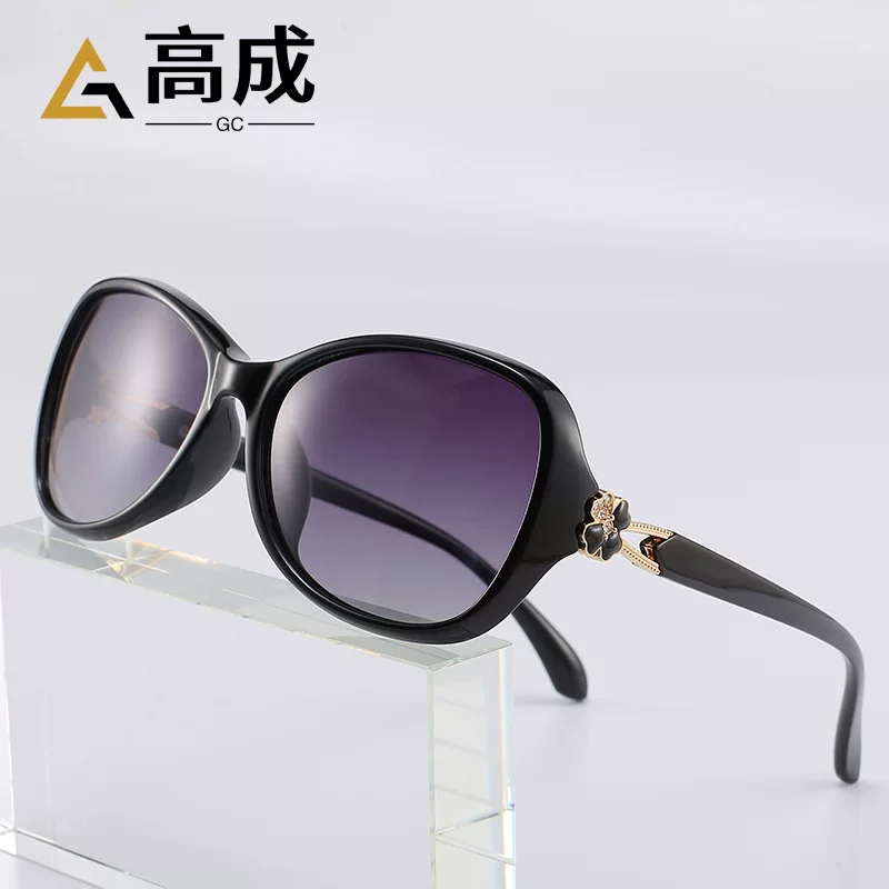 Полноправные женские polarized солнцезащитные очки двухцветные с цветочным стилем пляжный стиль модные водитель зеркальные 2214