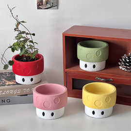 可爱卡通新品水泥大眼睛多肉花盆网红ins风办公室桌面小花盆