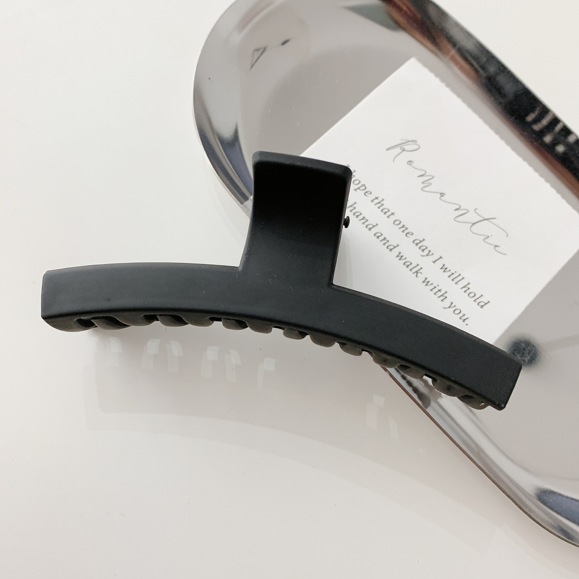 Clip de pelo negro pequeño clip de pelo femenino tocado Cabeza trasera horquilla alta Cola de Caballo horquilla fija clip de tiburón grande al por mayor