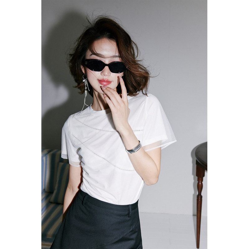 Rosebanks, if You Look Closely, I Have a Double-Layered Design. It's a Slim-Fit Short-Sleeve T-Shirt with Hollow Lace and Mesh Fabric, Creating a Faux Two-Piece Look