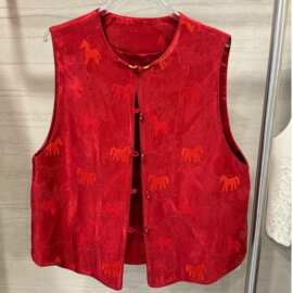 新中式女装马夹背心2026年秋装新款红色拜年服小马图案提花马甲