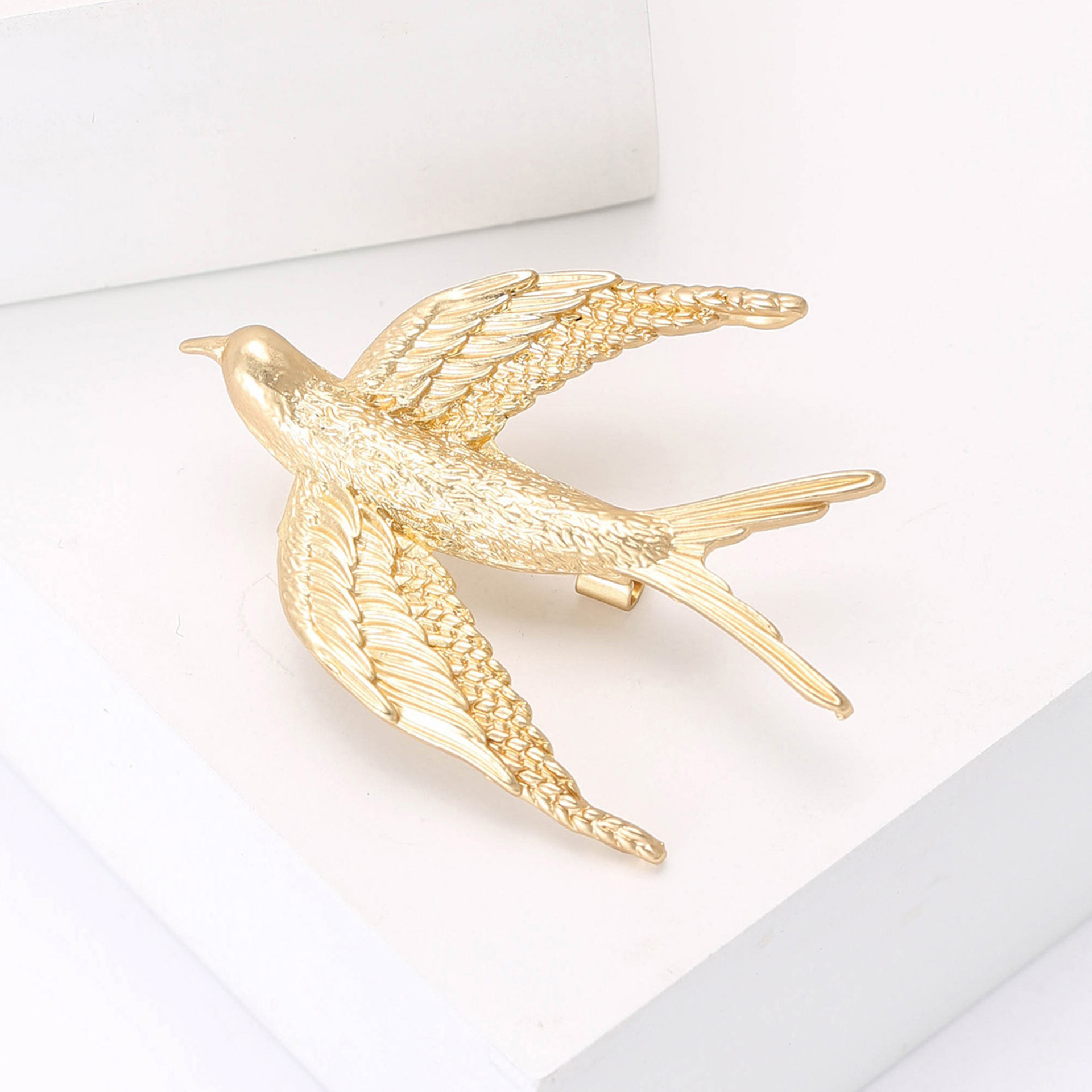 New Cross-Border Hot-Selling European and American Enamel Matte Gold Swallow Brooch Fashion Versatile Women's Clothing Corsage Jewelry Pin