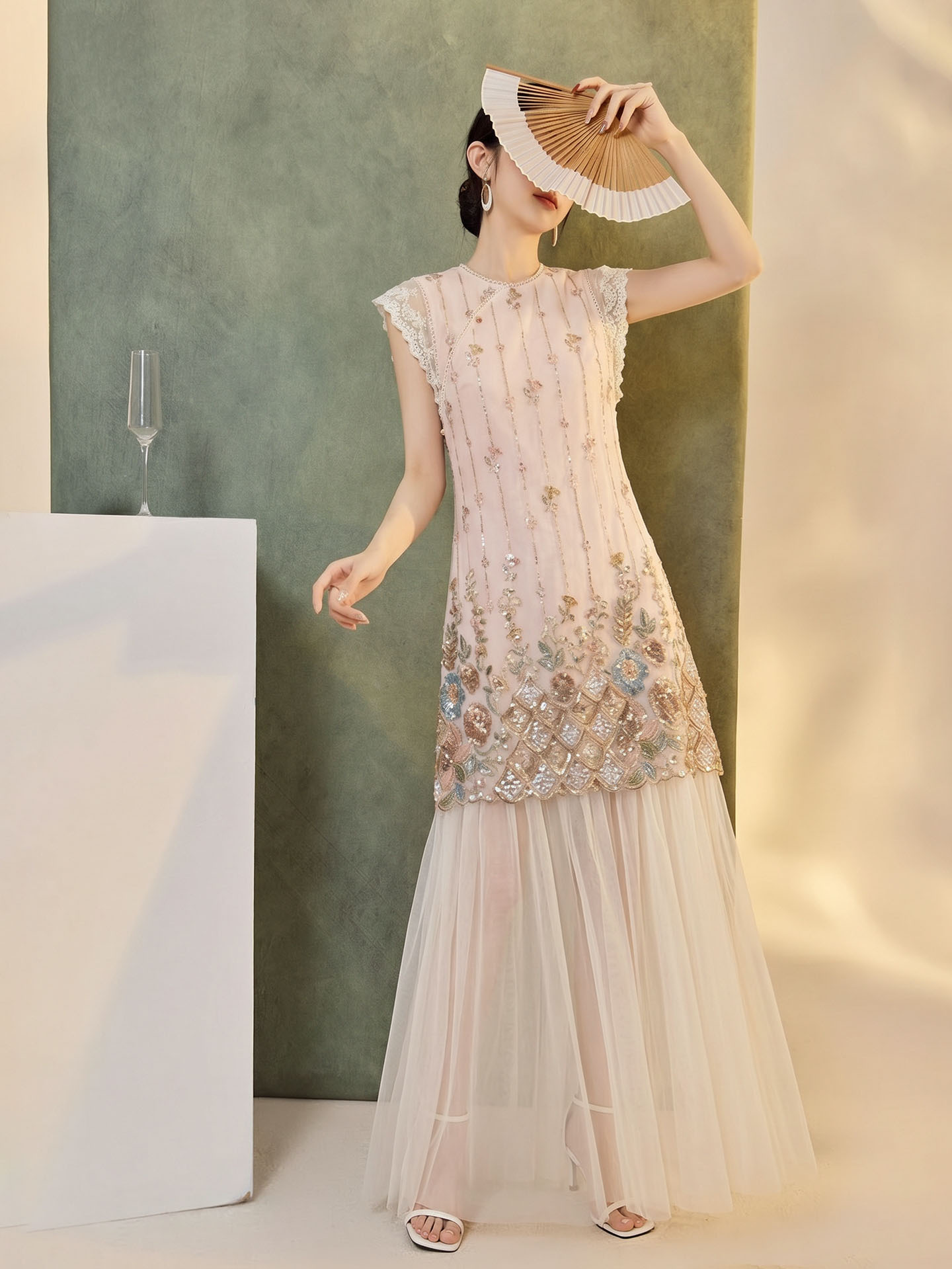 Váy dài ren hai lớp tay áo lưới đính sequin thêu giả — Hồng Hạnh