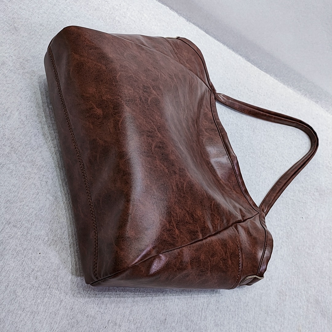 2023 Neue Ölwachspflanze Weiche Große Kapazität Eine Schulter Einfache Damentasche_voghion.com