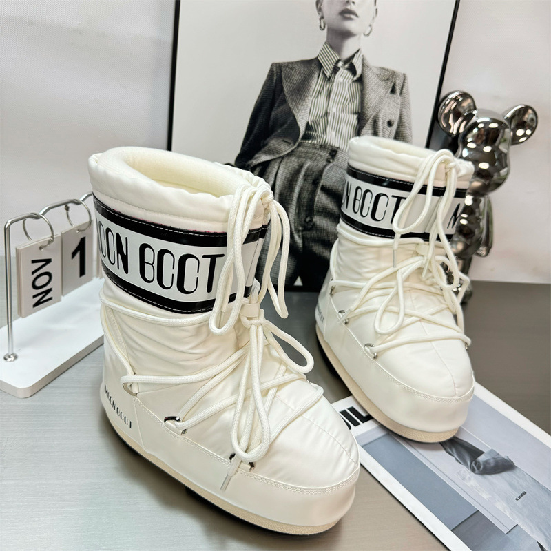 2024新型高秋冬月亮靴女性滑り止め保温雪地靴潮靴痞幼同型靴中筒ストラップ