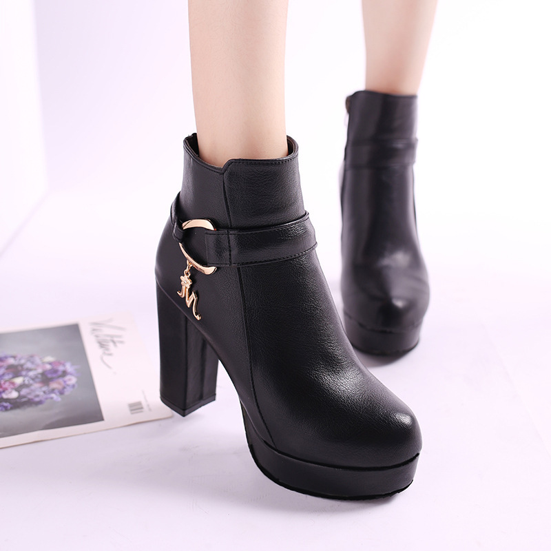 2023 Autumn and Winter New Belt Buckle Thick Heel Short Boots Women's High Heel Martin Boots Fashion Pearl Pendant Boots Large Size Shoes