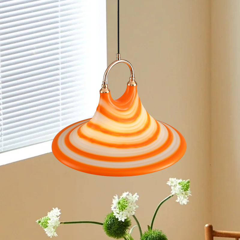 Landelier de comedor medieval retro pintado bocina atmósfera sala de estar mesa de comedor bar pasillo dormitorio pequeño candelier cabezal de cama