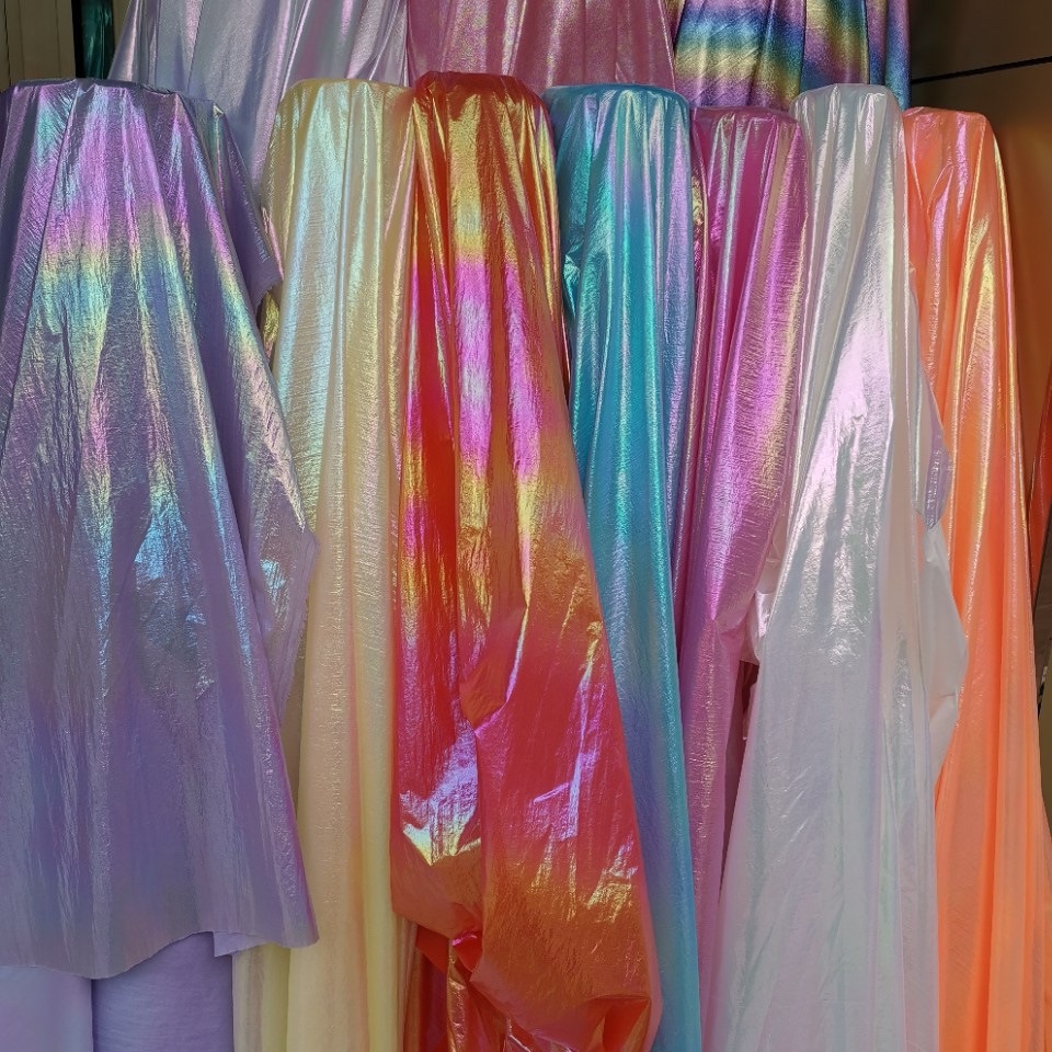 现货供应幻彩布  防晒衣羽绒服面料