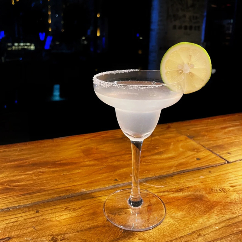 Tazas de cóctel creativas Tazas de vidrio de pie alto Tazas de bar personales Tazas de vino Tazas de champán Tazas de mojito martini